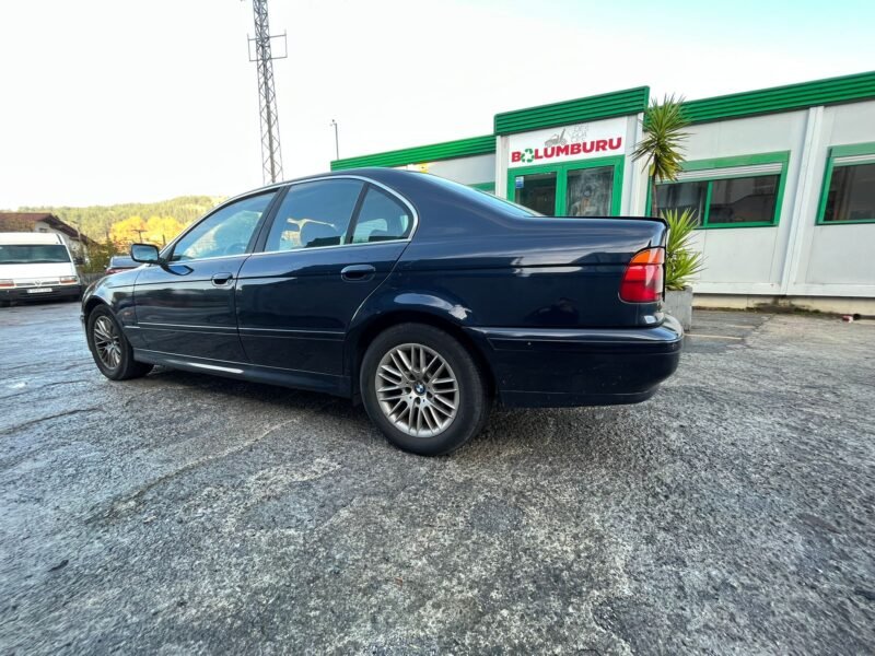 BMW e39 525i