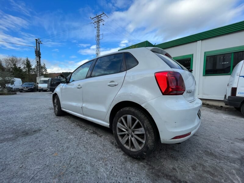 VOLKSWAGEN POLO 6c1