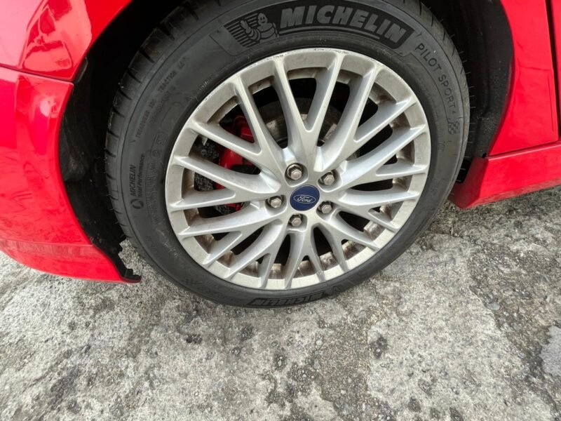 FORD Focus III Hatchback